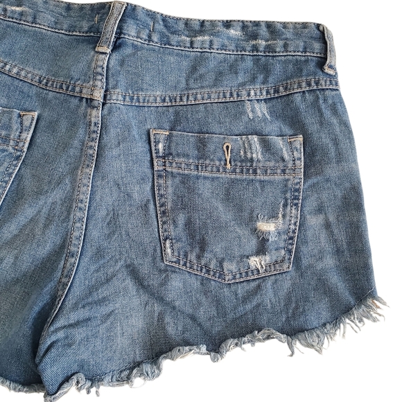 Free People Dolphin Ripped Denim True Blue Jean Shorts 29 Distressed Festival - Picture 8 of 15